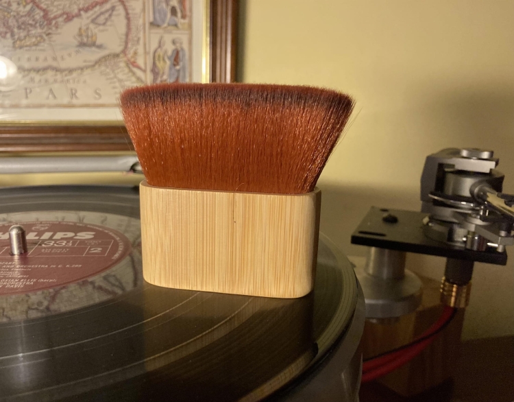 Pędzel do płyt winylowych miękki gęsty z bambusową rączką VinylSpot